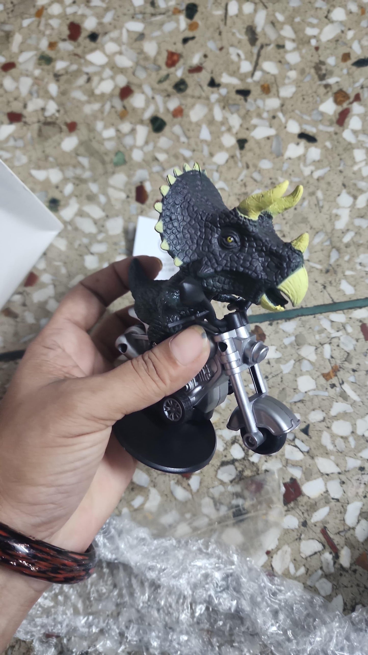 360 Degree Rotating Dinosaur (Pack of 1)